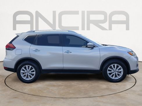 Used 2018 Nissan Rogue SV FWD image 12