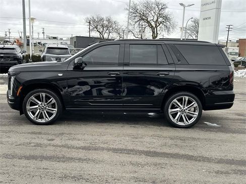 Certified 2025 Cadillac Escalade Sport Platinum w/ LPO, Floor Liner Package image 8