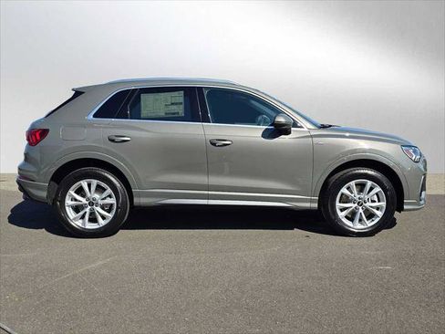 New 2025 Audi Q3 2.0T Premium image 2