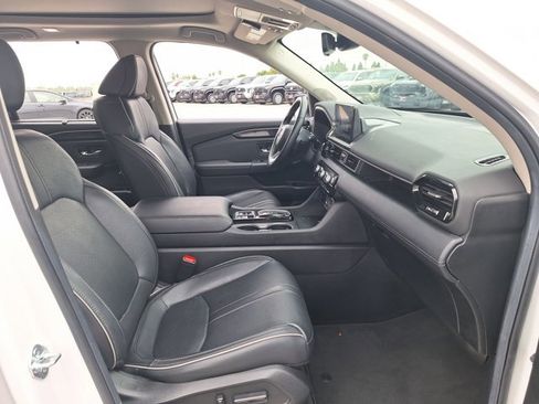 Used 2025 Honda Pilot Elite image 22