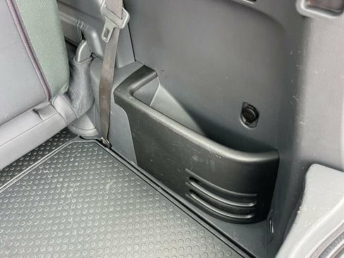 Used 2004 Honda Element EX image 37