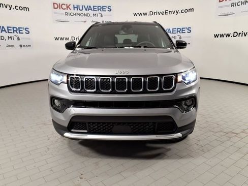 Used 2023 Jeep Compass Limited image 2