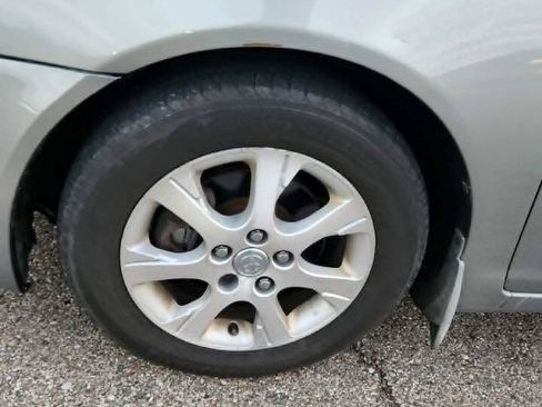 Used 2006 Toyota Camry XLE FWD image 26