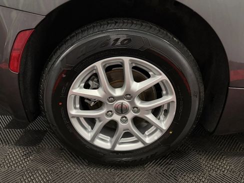 Used 2023 Chrysler Pacifica Touring-L FWD image 17