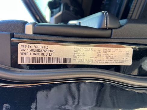 Used 2023 Jeep Grand Cherokee Limited AWD/4WD image 30