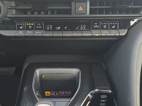 Used 2026 Toyota Crown Limited w/ Advanced Technology Package image 23