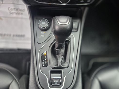 Used 2020 Jeep Cherokee Latitude Plus w/ Cold Weather Group image 32