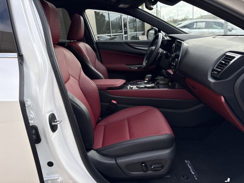 Used 2025 Lexus NX 350 AWD w/ Accessory Package (Z2) image 31