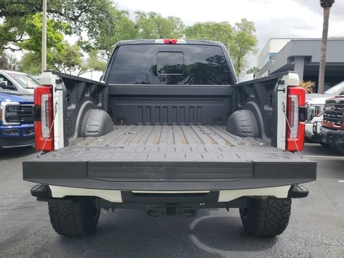 Used 2025 Ford F350 Platinum w/ Platinum Plus Package image 8