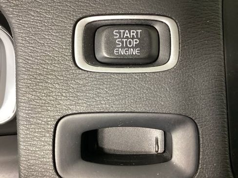 Used 2018 Volvo V60 T5 Dynamic image 28