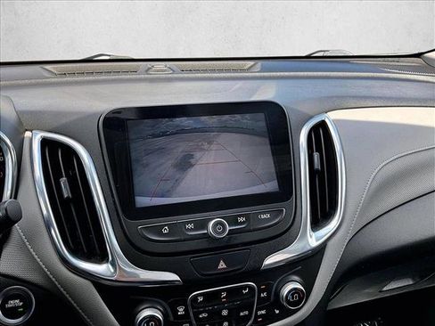 Used 2018 Chevrolet Equinox Premier FWD image 23