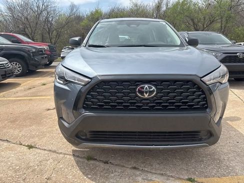 Used 2024 Toyota Corolla Cross L image 9