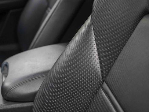 Used 2023 Porsche Cayenne Platinum Edition image 20