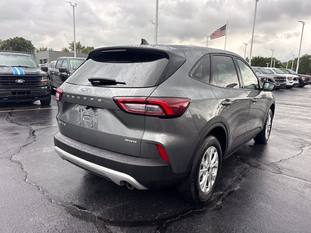 Used 2025 Ford Escape Active AWD/4WD image 7