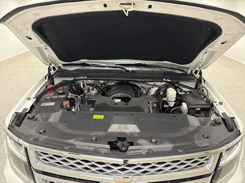 Used 2017 Chevrolet Suburban LT w/ Luxury Package image 18