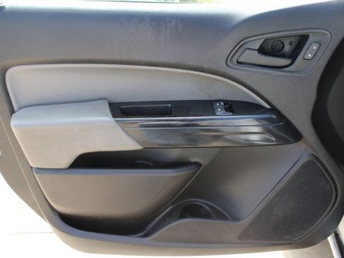 Used 2018 Chevrolet Colorado W/T RWD image 15