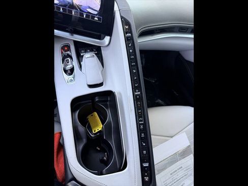 Used 2021 Chevrolet Corvette Stingray Premium Cpe w/ Z51 Performance Package RWD image 28