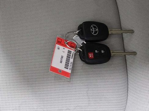 Used 2024 Toyota Corolla Cross L FWD image 18