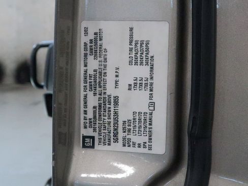 Used 2003 HUMMER H2 w/ Preferred Equipment Group AWD/4WD image 25