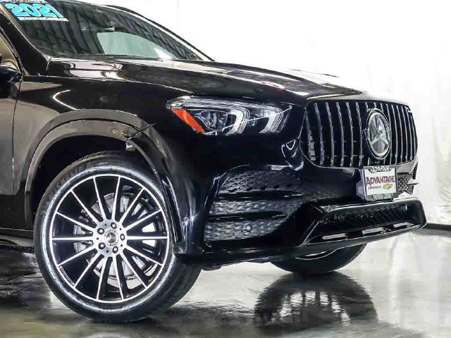 Used 2021 Mercedes-Benz GLE 450 4MATIC w/ AMG Line Exterior image 3