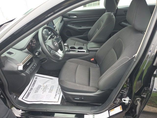 Used 2025 Nissan Altima 2.5 SV FWD image 13