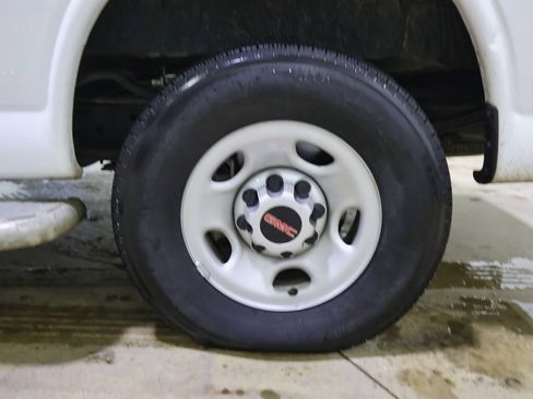 Certified 2024 GMC Savana 2500 w/ Driver Convenience Package image 23