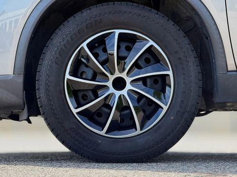 Used 2016 Nissan Rogue S image 29