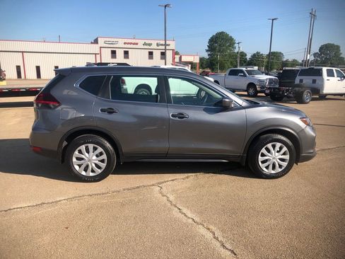 Used 2020 Nissan Rogue S image 6
