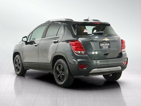 Used 2020 Chevrolet Trax LT w/ LT Convenience Package AWD/4WD image 3