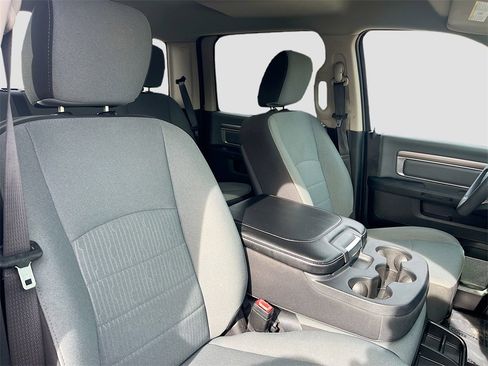 Used 2022 RAM 1500 Classic SLT image 26