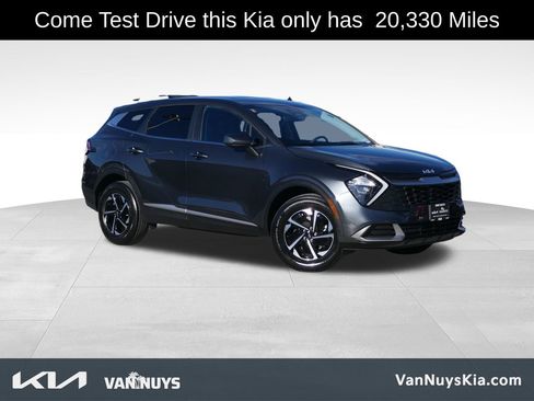 Used 2023 Kia Sportage LX image 1