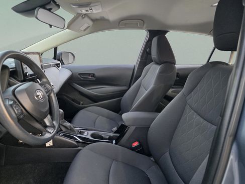 Used 2022 Toyota Corolla LE image 9