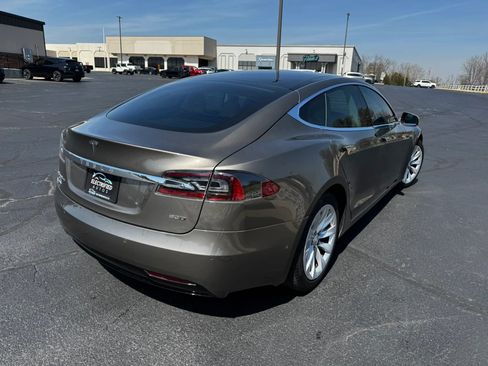 Used 2016 Tesla Model S 90D image 3