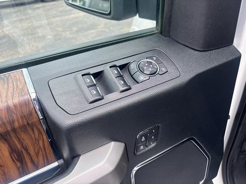 Used 2020 Ford F150 Lariat w/ Equipment Group 502A Luxury AWD/4WD image 10