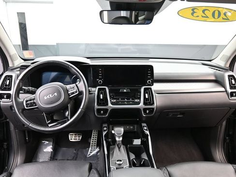 Used 2023 Kia Sorento SX AWD/4WD image 9
