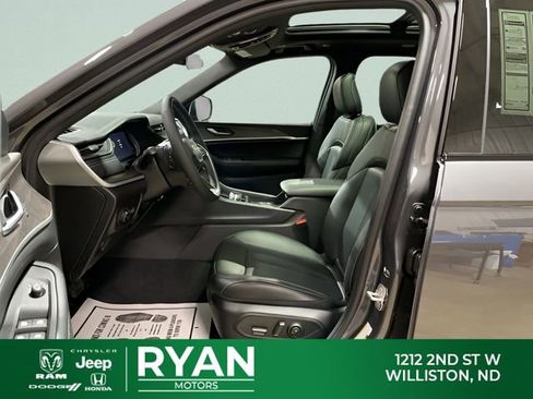 New 2026 Jeep Grand Cherokee Limited AWD/4WD image 41