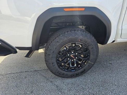 New 2026 GMC Canyon Elevation image 15