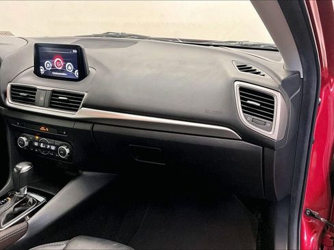 Used 2018 MAZDA MAZDA3 Touring FWD image 15