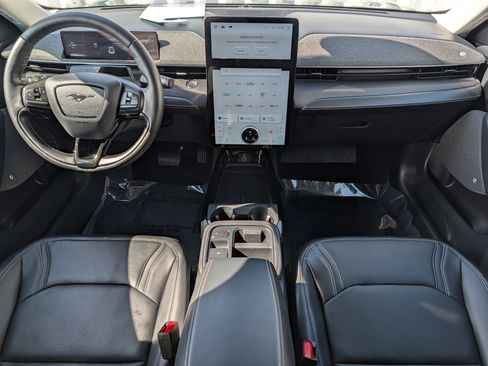 Used 2025 Ford Mustang Mach-E Premium image 16