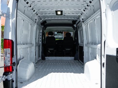Used 2024 RAM ProMaster 2500 w/ Safety Group image 8