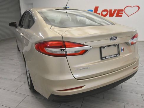 Used 2019 Ford Fusion S image 3