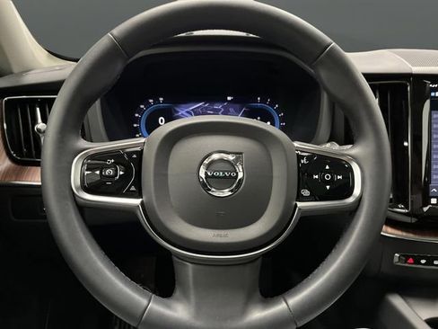 Used 2024 Volvo XC60 B5 Plus w/ Climate Package image 18