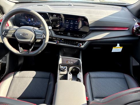 Used 2026 Chevrolet Equinox RS w/ Convenience Package III image 4