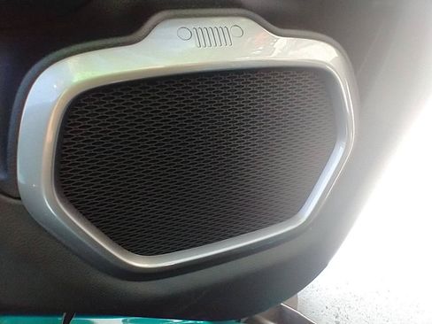 Used 2022 Jeep Renegade Limited AWD/4WD image 12