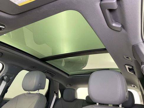 Certified 2023 Porsche Cayenne Platinum Edition AWD/4WD image 18