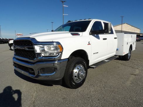 Used 2019 RAM 3500 Tradesman w/ Chrome Appearance Group image 56