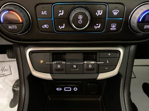 Used 2024 GMC Terrain SLT w/ Elevation Edition AWD/4WD image 19
