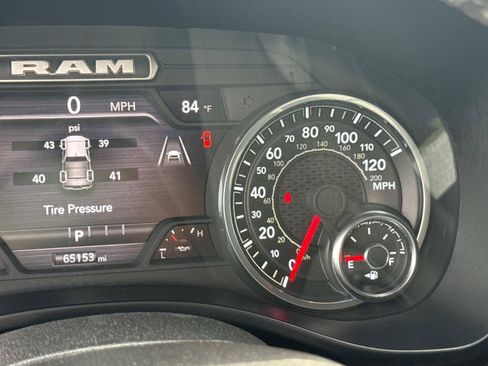 Used 2025 RAM 1500 Laramie AWD/4WD image 21