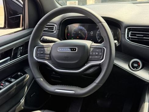 Used 2024 Jeep Wagoneer Series III AWD/4WD image 17
