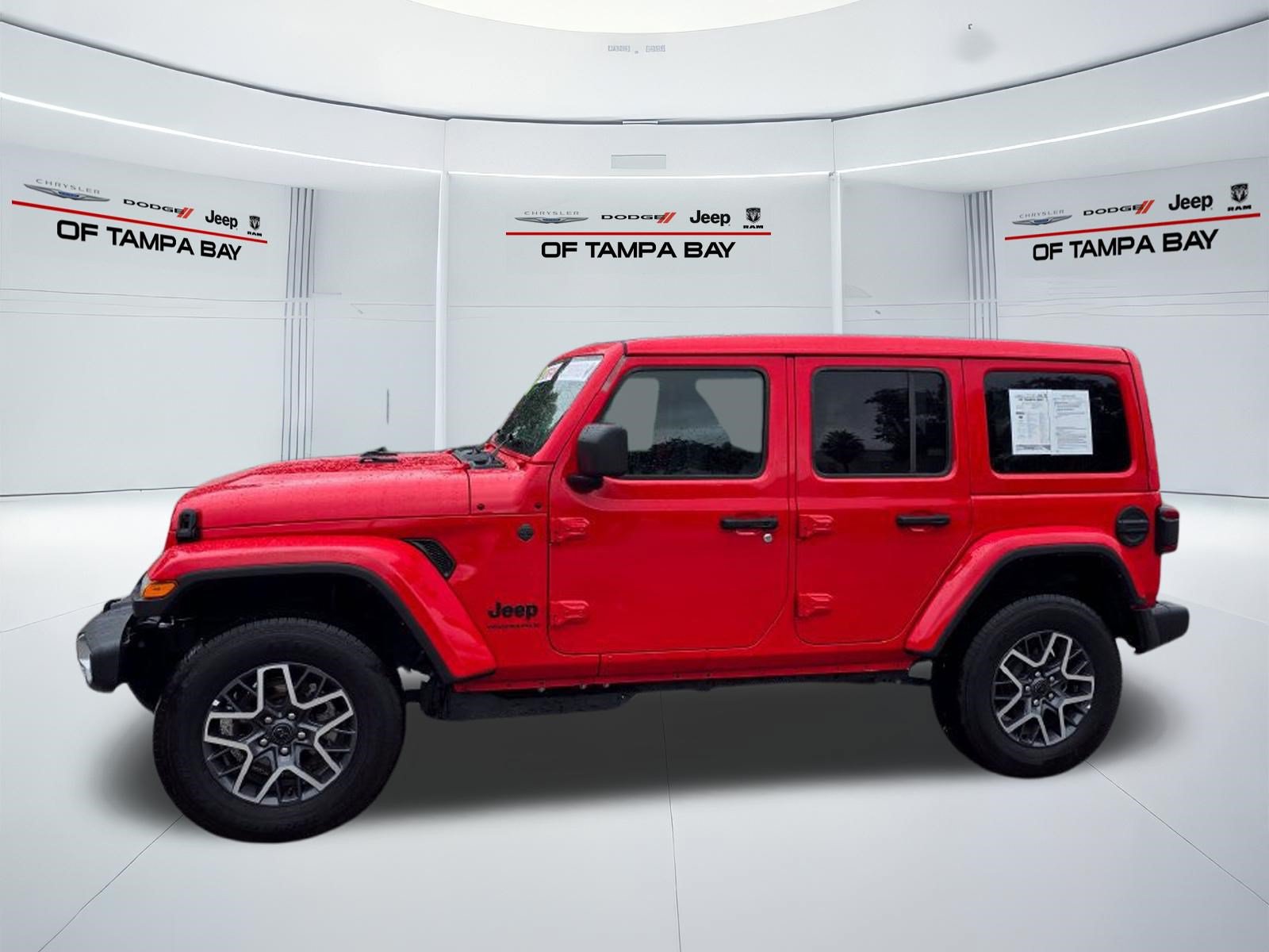 Used 2026 Jeep Wrangler Unlimited Sahara AWD/4WD image 3